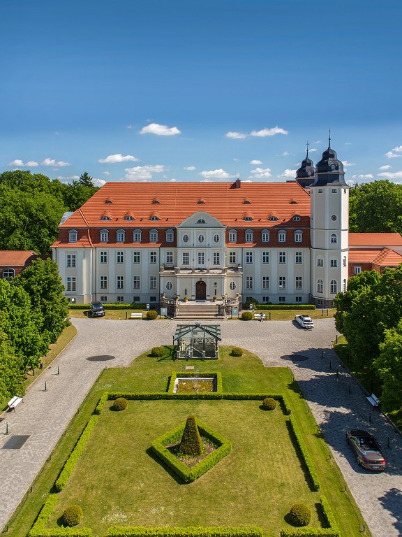 Aussenansicht vom Schlosshotel Fleesensee