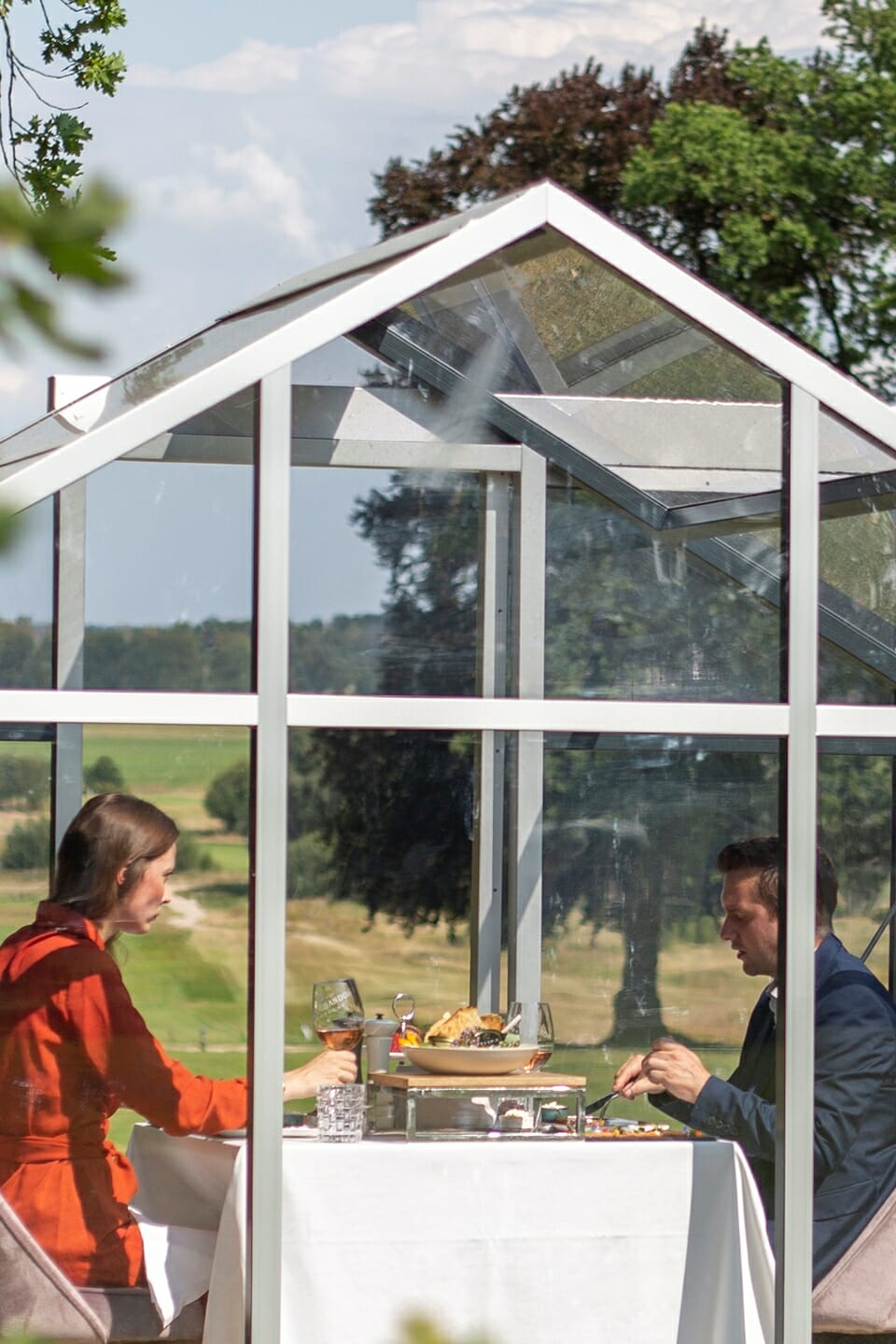 Das private Panoramadinner auf der Terrasse des Schloss Fleesensee.