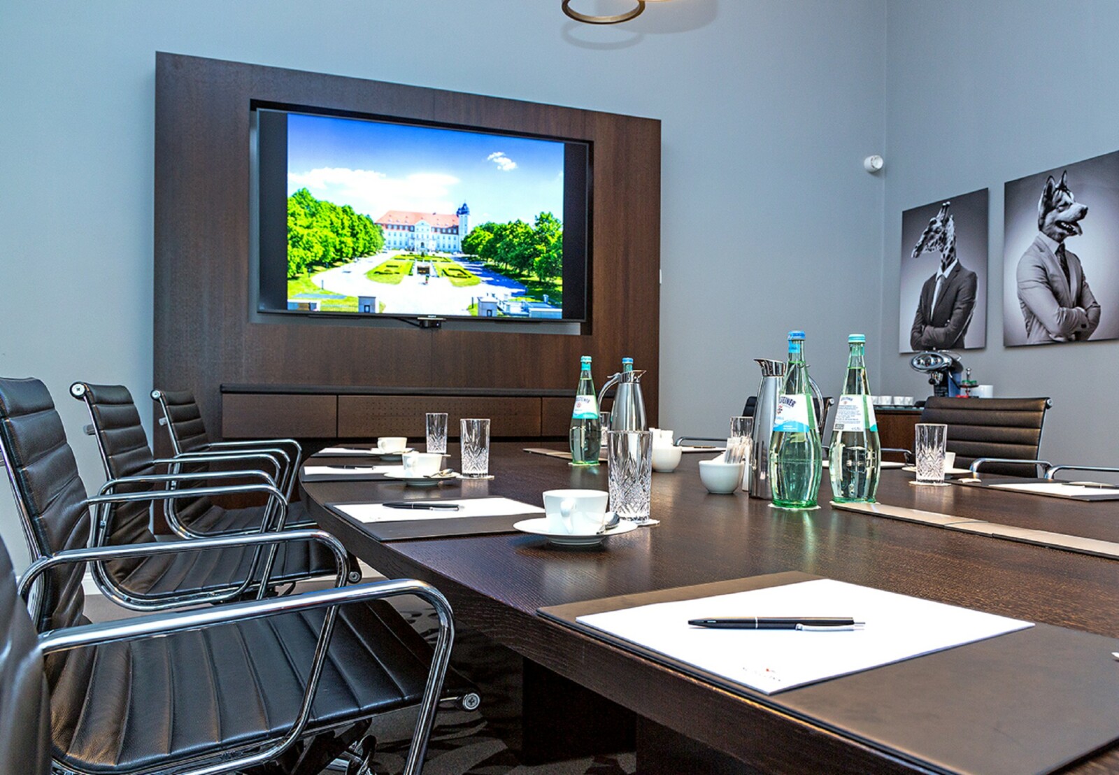 Der Boardroom 1 für Meetings und Tagungen im Schloss Fleesensee.