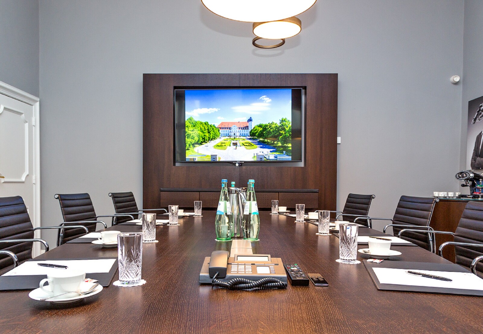 Der Boardroom 1 für Meetings und Tagungen im Schloss Fleesensee.