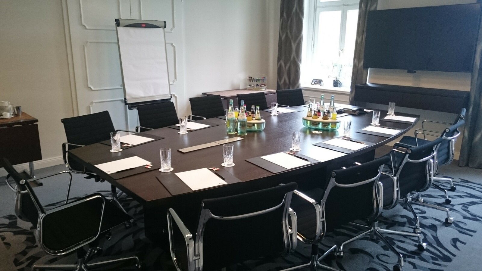 Der Boardroom 2 für Tagungen und Meetings im Schloss Fleesensee.