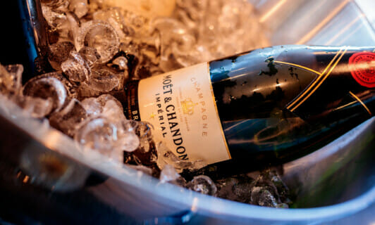 Champagner auf Eis.