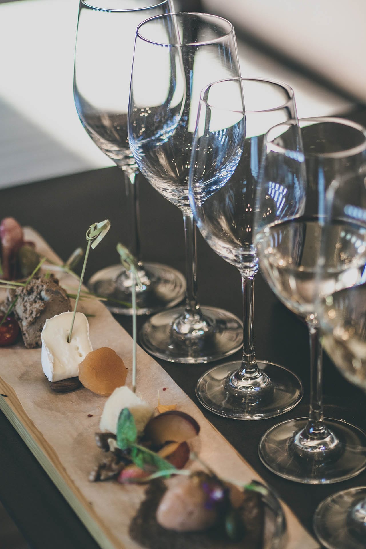 Weintasting mit Käsebrett