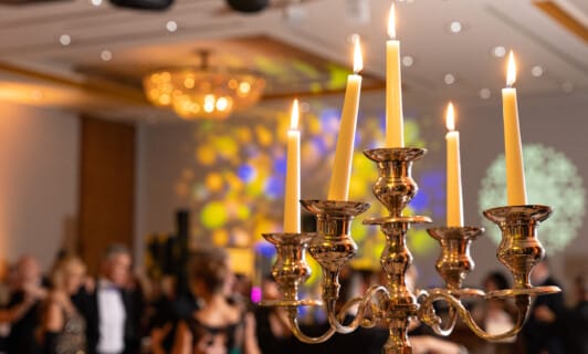 Detailaufnahme Kerzenleuchter beim Flanierball im Schlosshotel Fleesensee