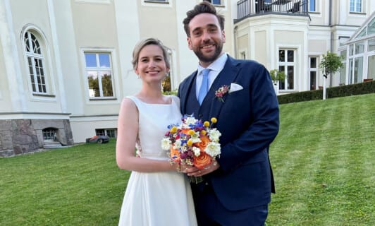 Brautpaar bei Schloss Hochzeit am Fleesensee