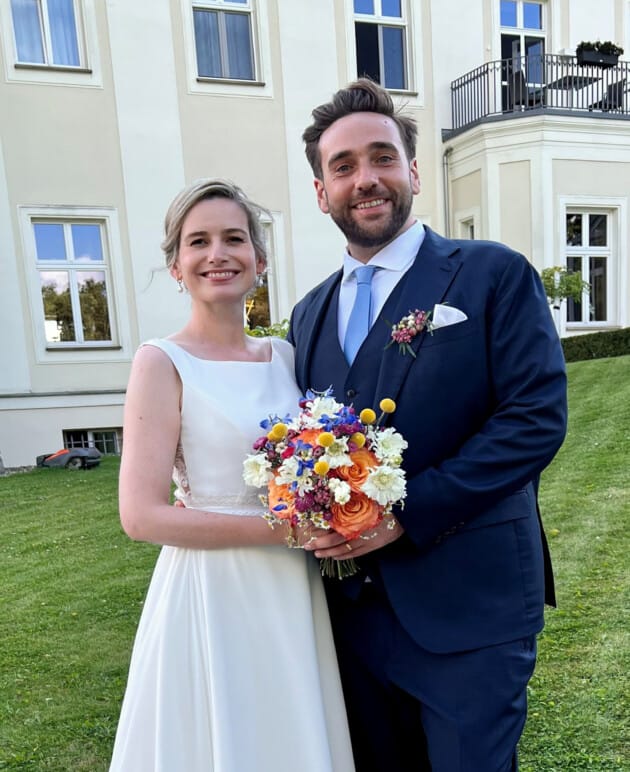 Brautpaar bei Schloss Hochzeit am Fleesensee