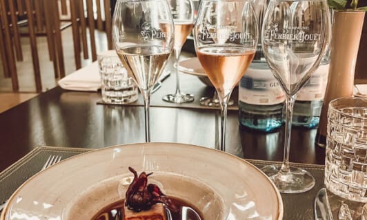 gedeckter Tisch beim Wein Tasting Event im Schlosshotel Fleesensee