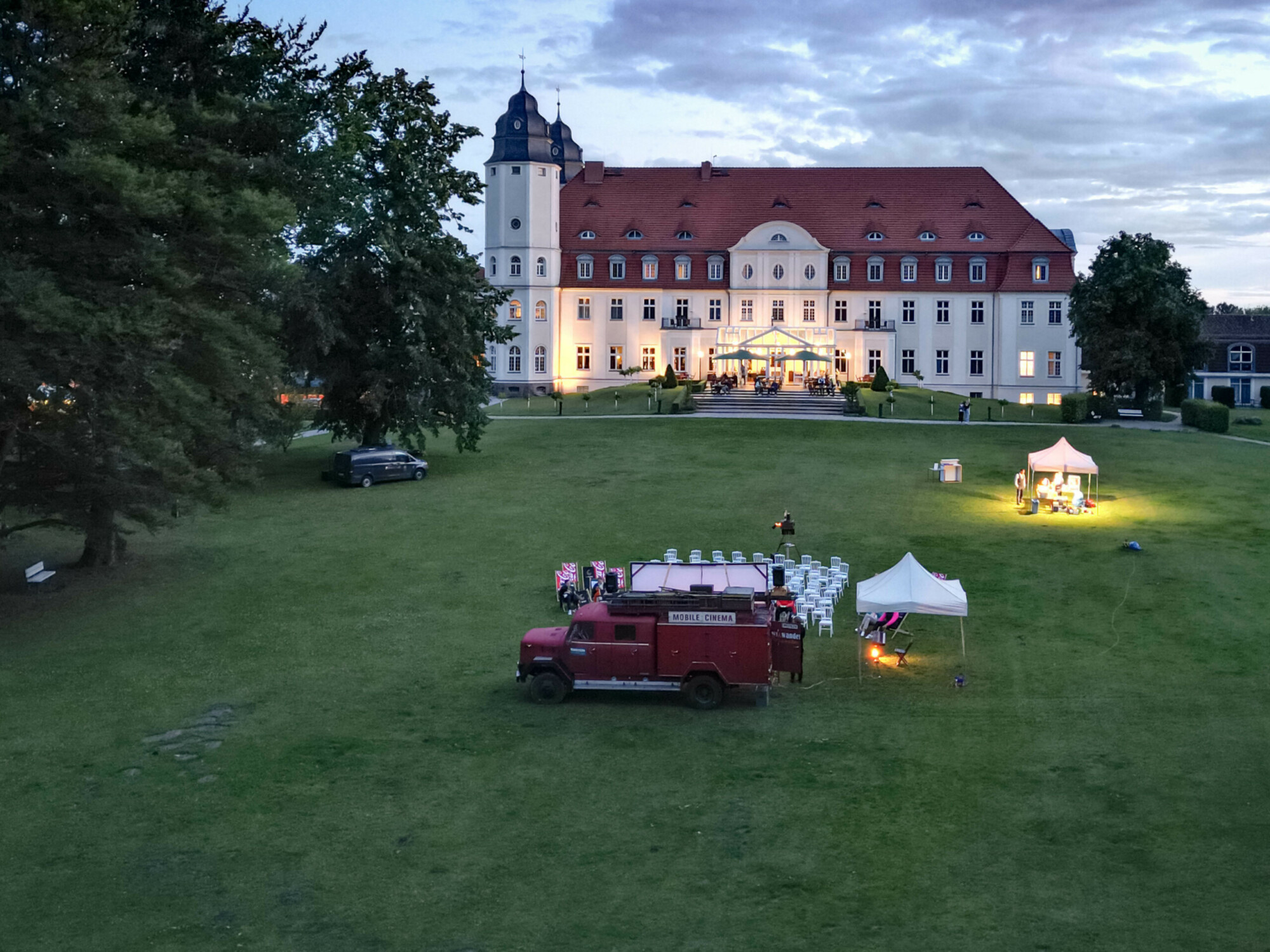 Open Air Wanderkino im Schlosspark Fleesensee