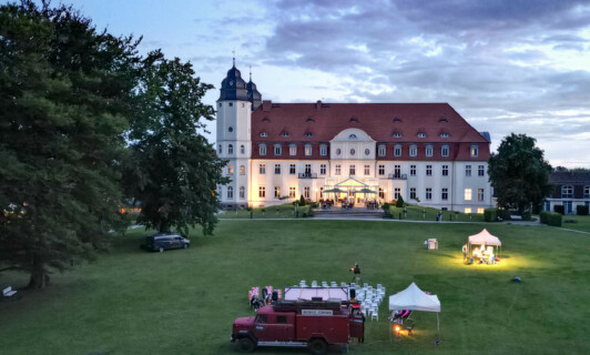 Open Air Wanderkino im Schlosspark Fleesensee